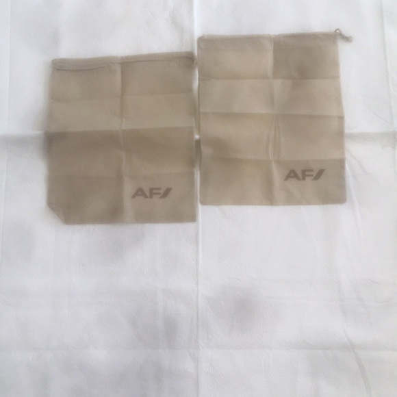 Set of 2 Drawstring Storage Dust Bags for Travel & Outdoor Activity 15” x 11” - Picture 2 of 4